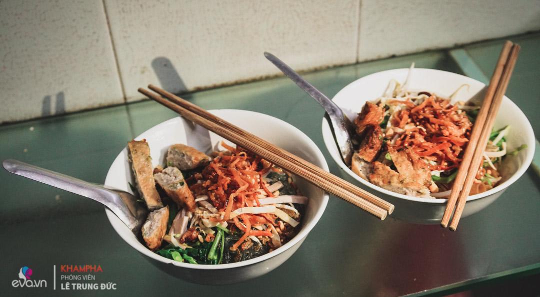 Miến trộn mực khô chiên giòn 15 năm duy nhất ở Hà Nội giải ngấy giữa mùa hè nóng bức - 16