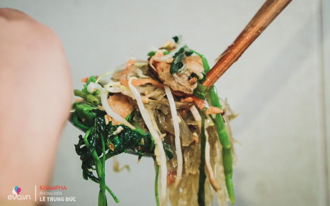 Miến trộn mực khô chiên giòn 15 năm duy nhất ở Hà Nội giải ngấy giữa mùa hè nóng bức - 8