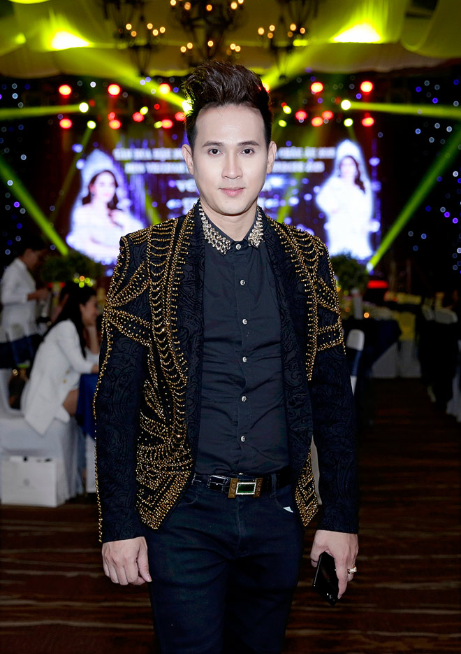 Nguyên Vũ diện vest đính đá cầu kỳ dự tiệc của Hoa hậu Doanh nhân Vũ Thị Loan - 3