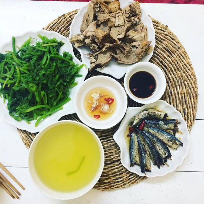 Chồng tăng chục cân sau cưới nhờ vợ nấu cơm ngon “vỗ béo” mỗi ngày - 12