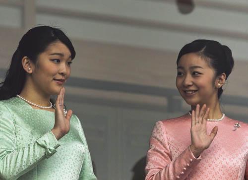 Xinh đẹp tuyệt trần nhưng Công chúa Nhật Bản lại luôn ăn mặc già dặn hơn tuổi 20 - 13