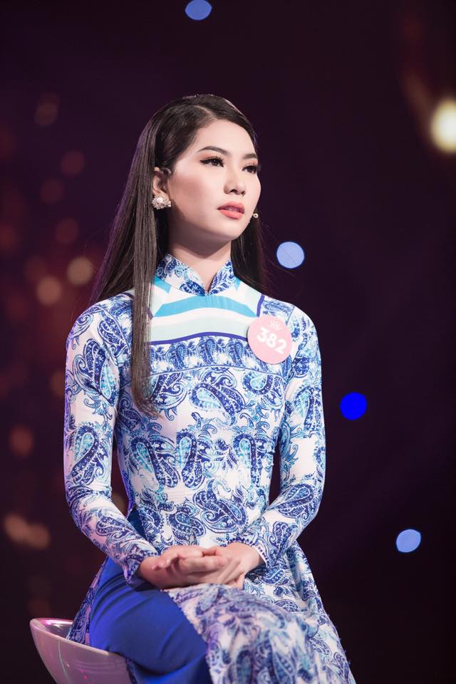 Thí sinh Hoa hậu Việt Nam đang thi vẫn tranh thủ chạy sô trang trải cuộc sống - 1