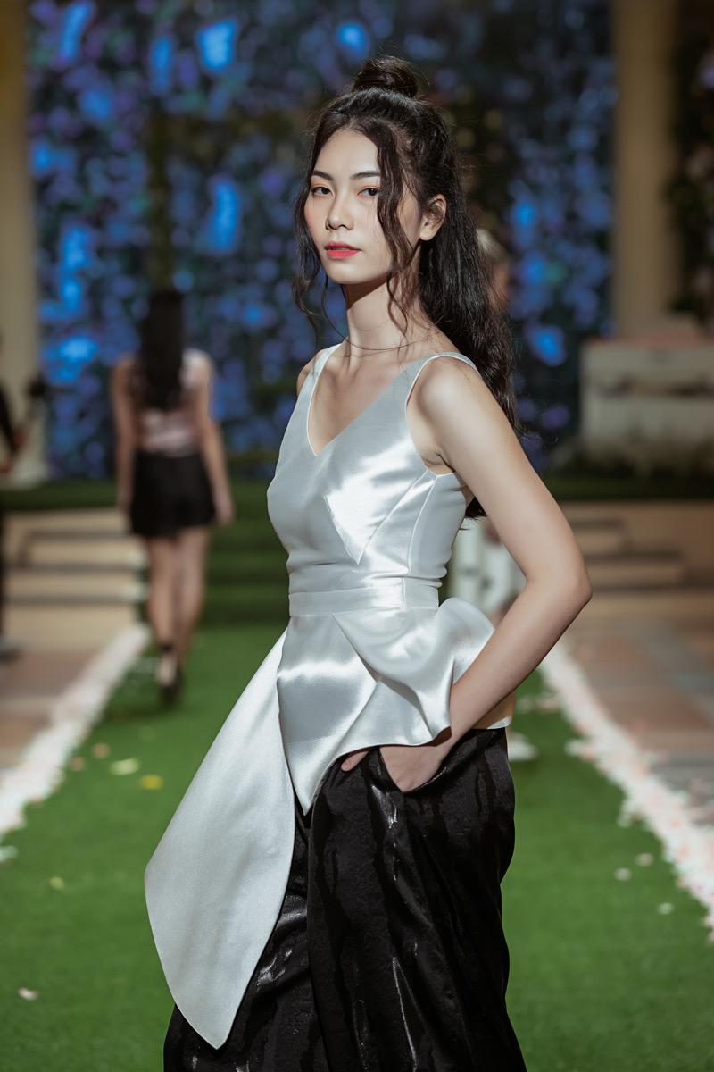 Thí sinh Hoa hậu Việt Nam đang thi vẫn tranh thủ chạy sô trang trải cuộc sống - 6