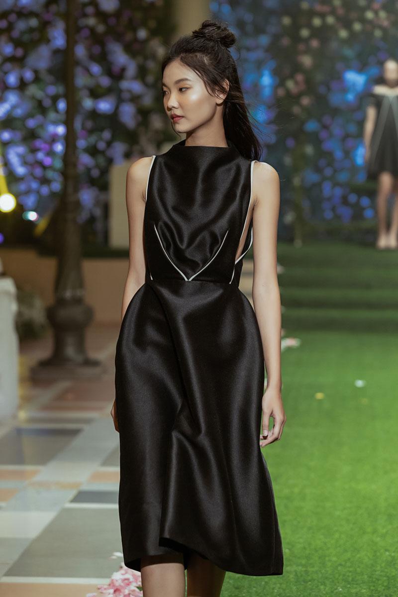 Thí sinh Hoa hậu Việt Nam đang thi vẫn tranh thủ chạy sô trang trải cuộc sống - 13