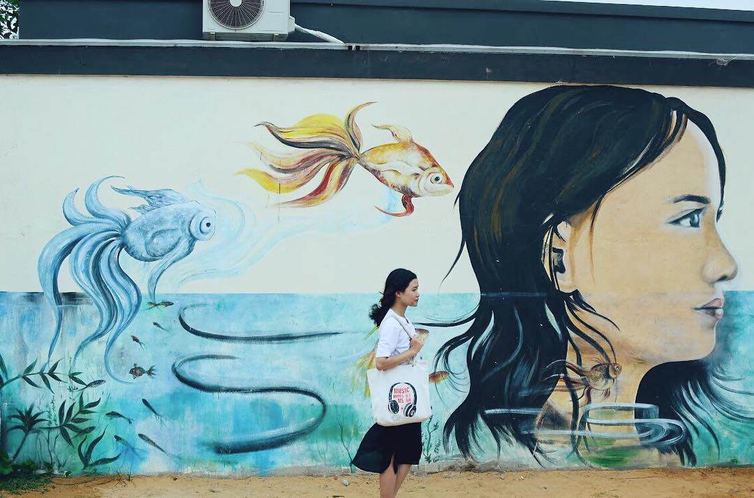 Truy tìm về ngôi làng bích họa đẹp như mơ xuất hiện trong video amp;#34;gây sốtamp;#34; của Quang Vinh - 8