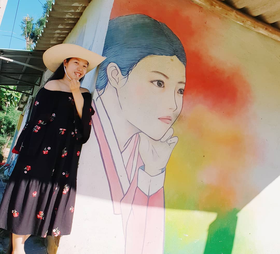 Truy tìm về ngôi làng bích họa đẹp như mơ xuất hiện trong video amp;#34;gây sốtamp;#34; của Quang Vinh - 18