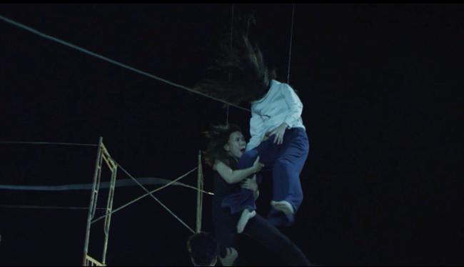 amp;#34;Cậy mạnhamp;#34; không cần thế thân, Việt Hương ngất xỉu ngay giữa biển khiến đoàn phim xanh mặt - 2