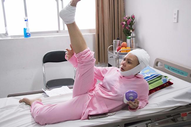 amp;#34;Cậy mạnhamp;#34; không cần thế thân, Việt Hương ngất xỉu ngay giữa biển khiến đoàn phim xanh mặt - 7