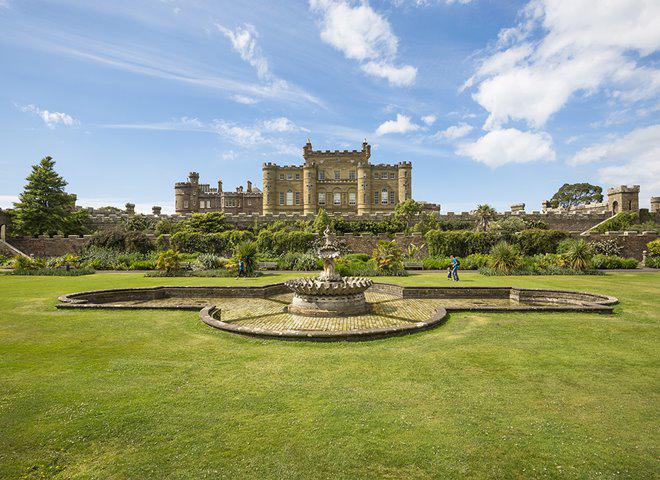 Lạc vào đất nước amp;#34;đàn ông mặc váyamp;#34;, tận mắt khám phá 9 lâu đài đẹp như cổ tích - 2