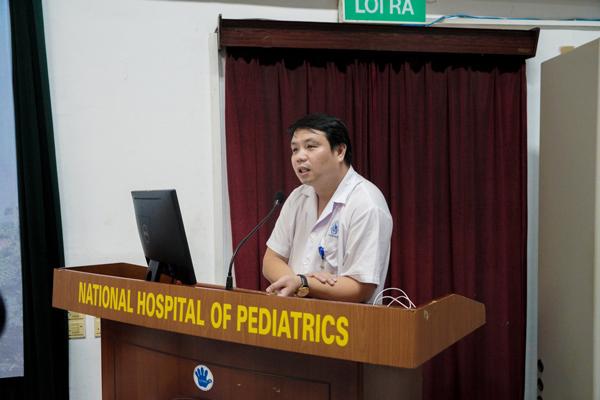 Bé trai 2 tuổi sống thực vật vì hóc hạt nhãn khi vừa ăn, vừa cười đùa cùng người lớn - 2