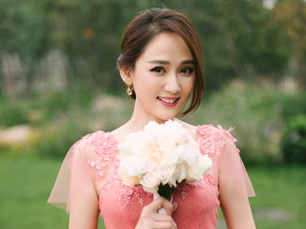 Bị giục lấy chồng sau bao năm amp;#34;kiếp phù dâuamp;#34;, đây là cách amp;#34;gái ếamp;#34; Trần Kiều Ân đáp trả - 1