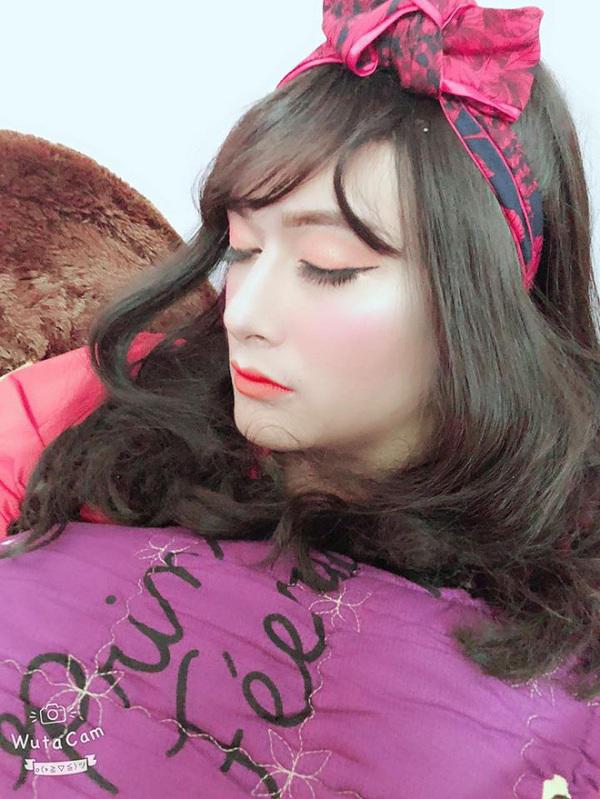 Trang điểm cho vui, cô gái chết điếng trước dung mạo xinh đẹp của... bạn trai khi amp;#34;hóa nữamp;#34; - 2