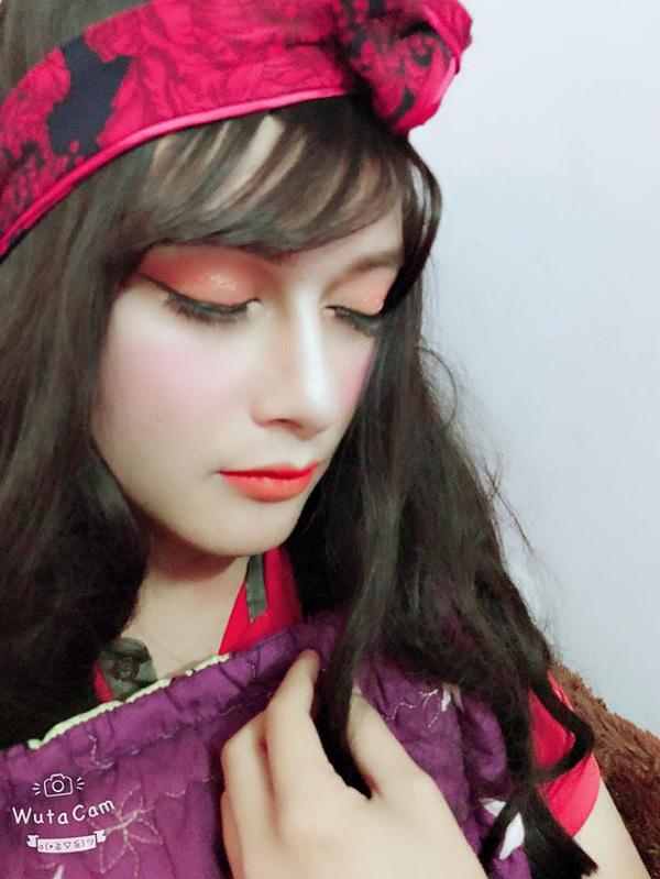 Trang điểm cho vui, cô gái chết điếng trước dung mạo xinh đẹp của... bạn trai khi amp;#34;hóa nữamp;#34; - 4