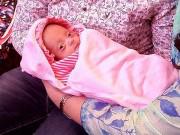 Bà bầu - Mẹ suy sụp khi sinh con chưa được 4 lạng nhưng 4 tháng sau, điều kỳ diệu đã xảy ra