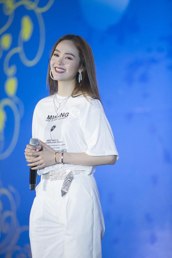 Minh Hằng thừa nhận đã có bạn trai: amp;#34;Không lẽ mặt như em lại không thể có bồ?amp;#34; - 1