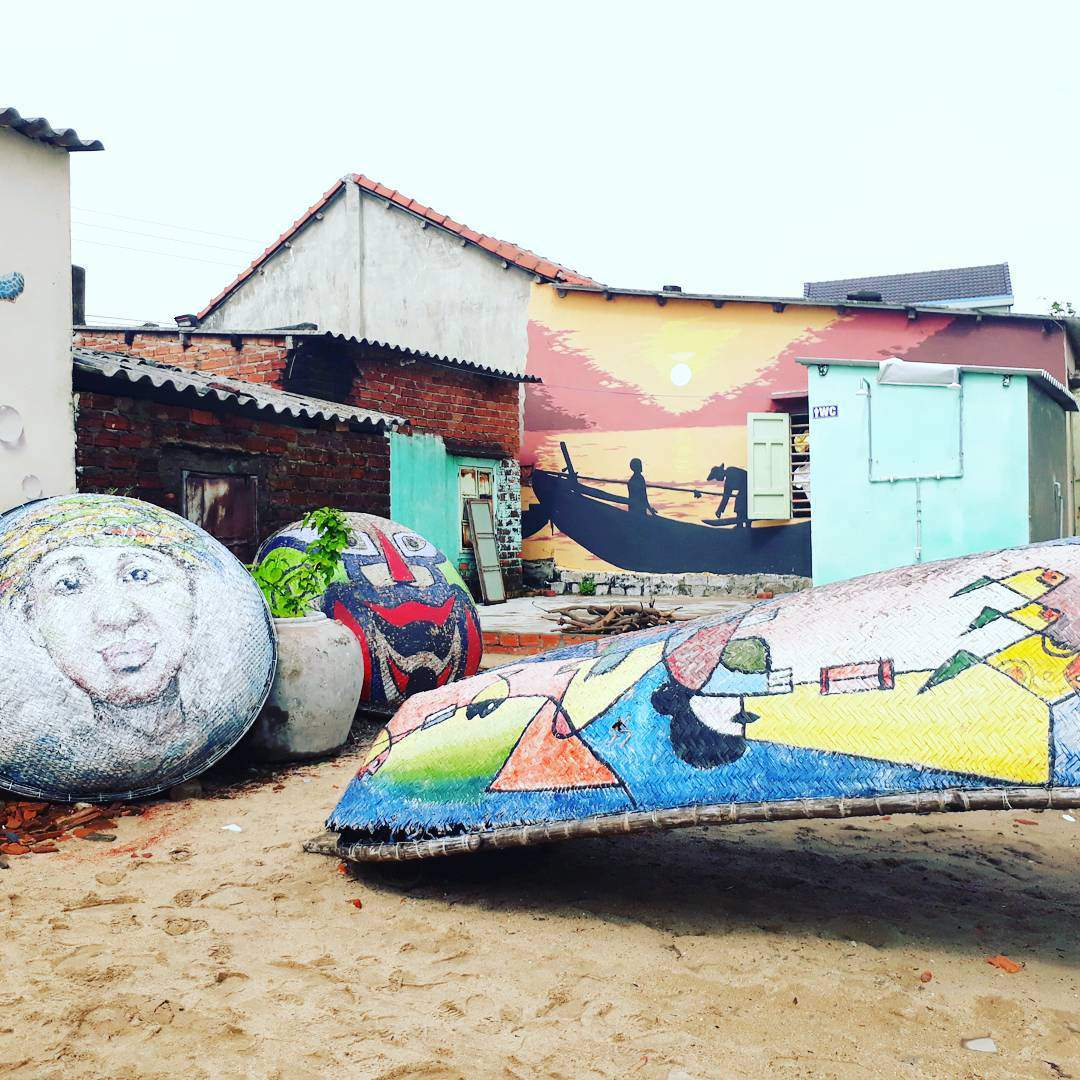 Truy tìm về ngôi làng bích họa đẹp như mơ xuất hiện trong video amp;#34;gây sốtamp;#34; của Quang Vinh - 26