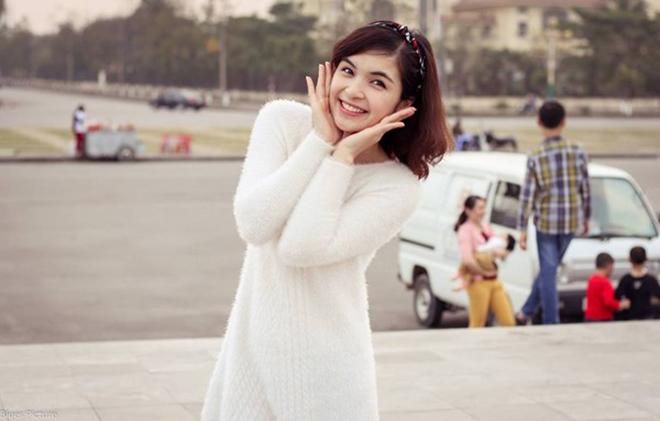 Chị gái kín tiếng của Hòa Minzy - amp;#34;chị Kính Hồngamp;#34; nổi tiếng trên VTV giờ ra sao? - 2