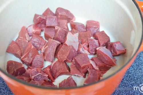 Cách nấu thịt bò sốt vang miền Bắc ngon đúng điệu cho cả nhà