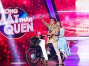 Giải trí - Quang Linh liên tục nói lộn khi làm MC bất đắc dĩ, Mr Đàm vội vã đi xe ôm đến
