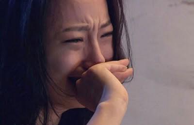 Đêm tân hôn nghiệt ngã khi bí mật của nàng dâu trẻ bị phơi bày - 1