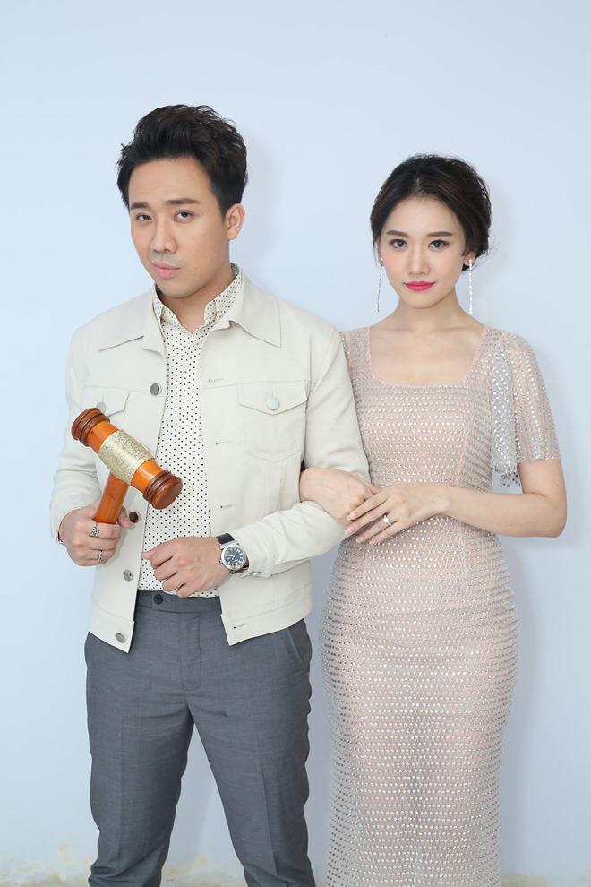 Trấn Thành dỗi khi dẫn chương trình cùng vợ: amp;#34;Tiến Đạt biết rap, anh không biết nha em!amp;#34; - 4
