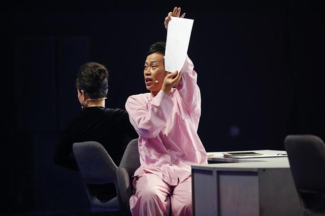 Trấn Thành bị tố thói tham ăn ngay trên sóng truyền hình - 4