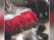 Tin tức - Chú rể sàm sỡ phù dâu trong phòng tân hôn, cô dâu vẫn vui vẻ ngồi trên giường cười