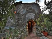 Nhà đẹp - Nhà nghỉ hình cá voi quái dị, nhìn như nhà ma nhưng đến khi vào chẳng ai muốn ra