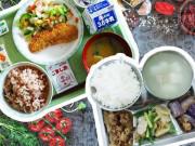 Làm mẹ - Đã mắt với cơm trưa của trẻ tiểu học trên TG, nhìn bữa ăn của Đài Loan mới giật mình