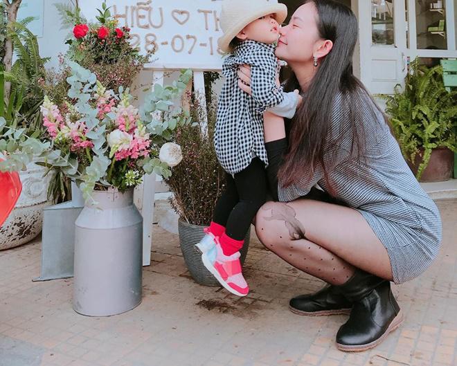 Sao Việt 24h: Tan chảy trước khoảnh khắc dễ thương của hai con nhà Khánh Thi – Phan Hiển - 9