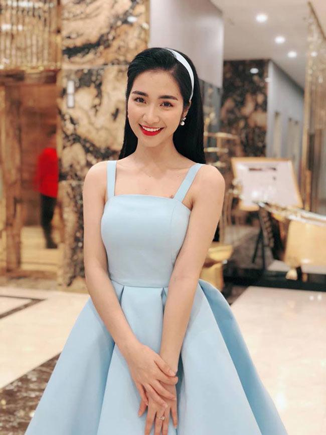 Thời trang Hòa Minzy: thay đổi xoành xoạch, hết bất ngờ này tới bất ngờ khác - 10