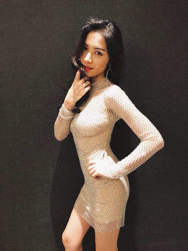 Thời trang Hòa Minzy: thay đổi xoành xoạch, hết bất ngờ này tới bất ngờ khác - 7