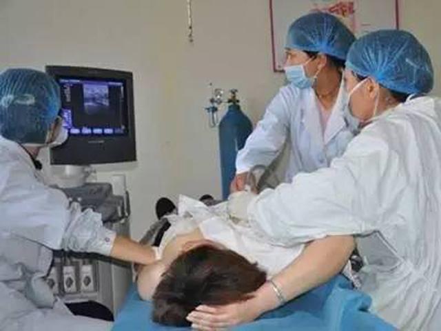 Cô gái 25 tuổi có 9 khối u ở ngực, thói quen xấu của cô nhiều phụ nữ cũng có