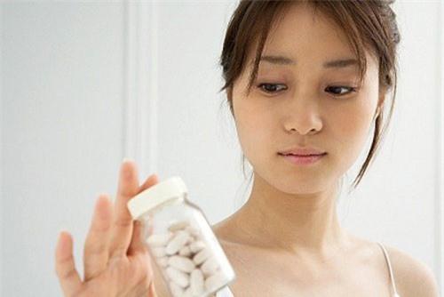 Bao năm mòn mỏi mong con, ngày có thai chồng tuyên bố 1 điều khiến vợ khóc ngất - 1