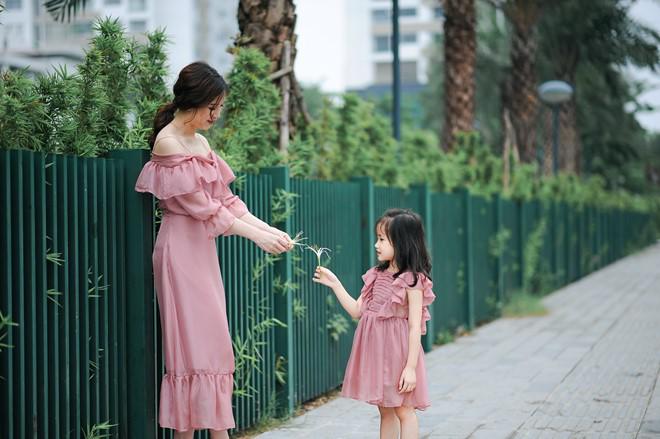 amp;#34;Hoa hậu 2 conamp;#34; Phí Thùy Linh muốn sinh thêm con gái dù từng bị băng huyết, dọa sảy - 9