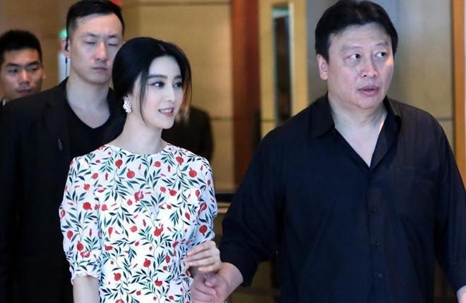 Chấn động: Lộ bức ảnh Phạm Băng Băng bị cảnh sát còng tay bắt giữ - 1