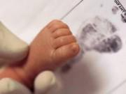 Làm mẹ - Bác sĩ không nói nhưng mọi bà mẹ đều nên lấy dấu vân chân cho con mới chào đời