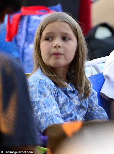 Ngôi sao 24/7: Được gặp bố Tom sau 7 năm bị bỏ rơi, Suri Cruise hiếm hoi cười tươi rói - 5