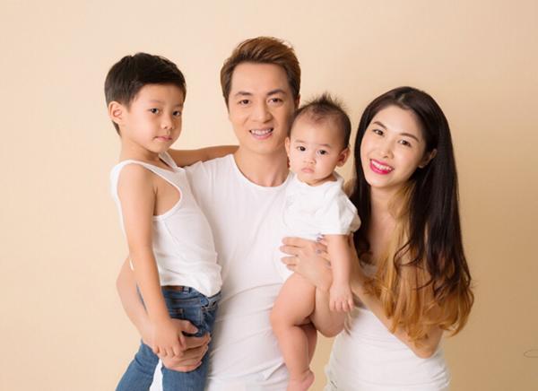 Bận trăm công nghìn việc, mỹ nhân Việt vẫn quyết cho con bú, trữ được cả tủ sữa đầy ắp - 5