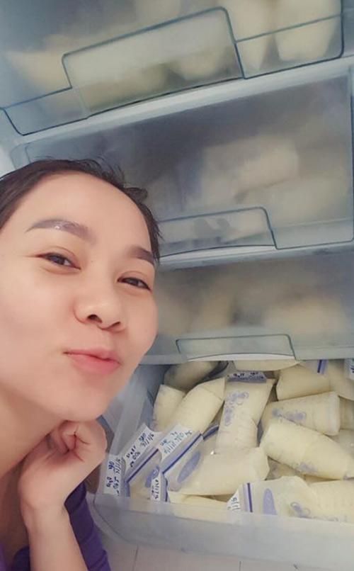 Bận trăm công nghìn việc, mỹ nhân Việt vẫn quyết cho con bú, trữ được cả tủ sữa đầy ắp - 8