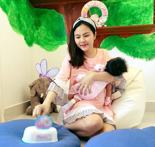 Bận trăm công nghìn việc, mỹ nhân Việt vẫn quyết cho con bú, trữ được cả tủ sữa đầy ắp - 3