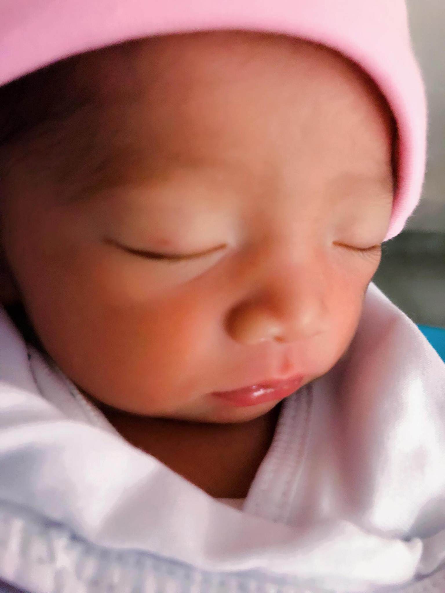 Sao Việt 24h: Tan chảy trước khoảnh khắc dễ thương của hai con nhà Khánh Thi – Phan Hiển - 2