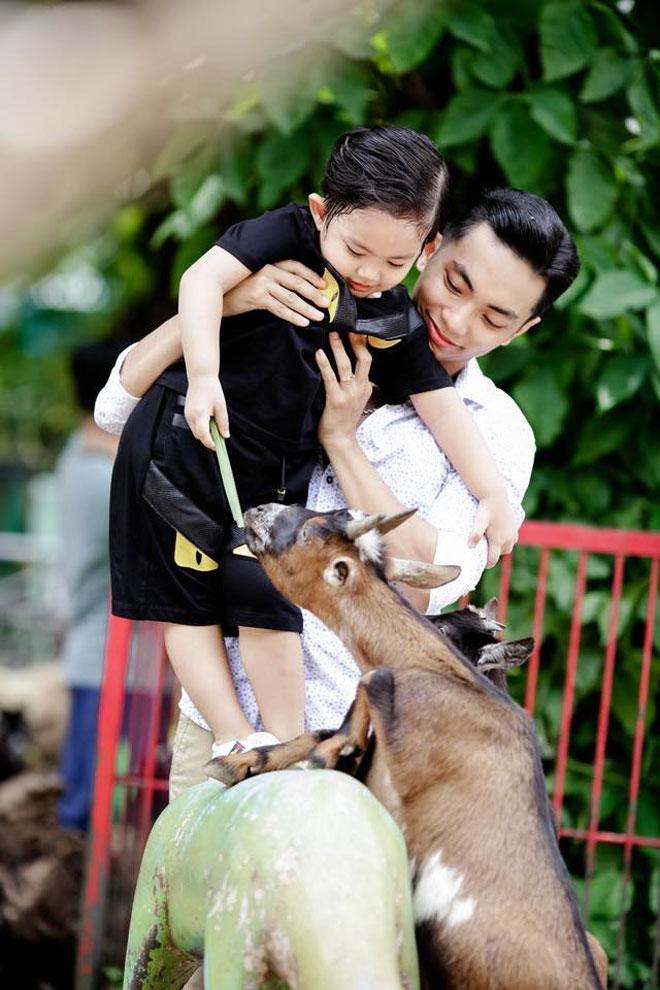 Sao Việt 24h: Tan chảy trước khoảnh khắc dễ thương của hai con nhà Khánh Thi – Phan Hiển - 4