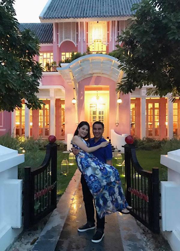 MC triệu đô Quyền Linh và chuyện tình với nữ đại gia amp;#34;bí ẩnamp;#34; nhất showbiz - 1