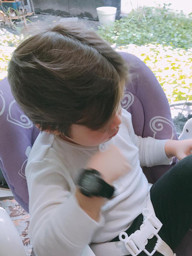 Con trai lai Tây của Elly Trần lại amp;#34;gây sốtamp;#34; dân mạng vì thần thái điềm đạm như hoàng tử - 4