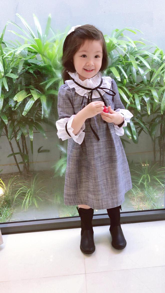 Con trai lai Tây của Elly Trần lại amp;#34;gây sốtamp;#34; dân mạng vì thần thái điềm đạm như hoàng tử - 10