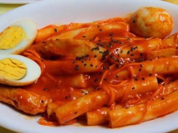 Cách làm bánh gạo cay dẻo thơm ăn chơi ngày mát trời