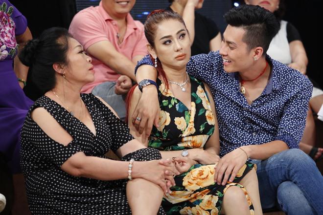 Lộ cảnh Lâm Khánh Chi quỳ xin mẹ chồng Trần Thị Liên không nói ra chuyện bí mật - 8