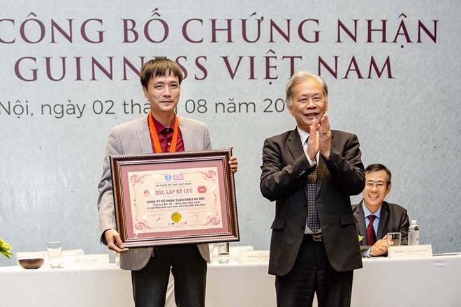 Vở diễn thực cảnh amp;#34;Tinh hoa Bắc bộamp;#34; một lúc nhận 2 chứng nhận Guinness Việt Nam - 1