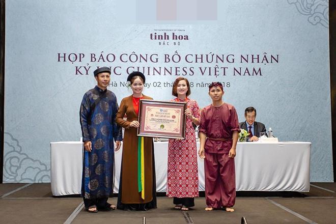 Vở diễn thực cảnh amp;#34;Tinh hoa Bắc bộamp;#34; một lúc nhận 2 chứng nhận Guinness Việt Nam - 3